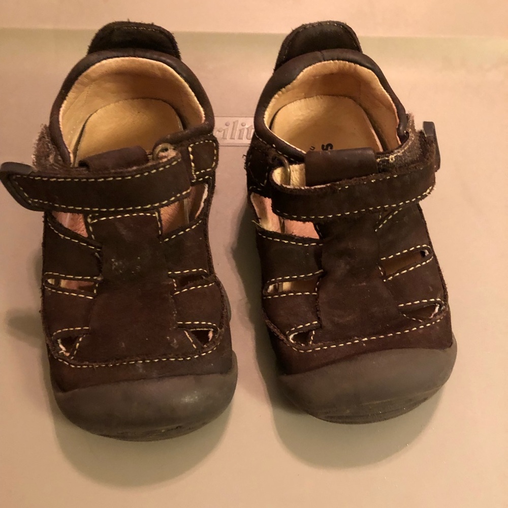 Stride Rite 4.5W shoes